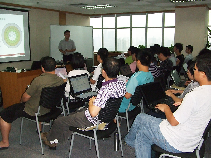 赫西仪器进行员工培训